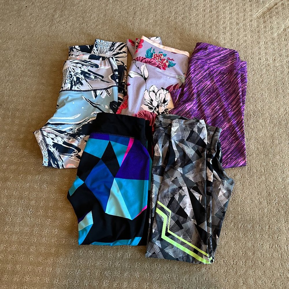 A set of five, like-new trendy, comfortable leggings